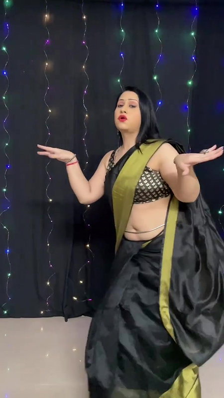 anjali rana hot sizzling dance in black saree and belly chain 22