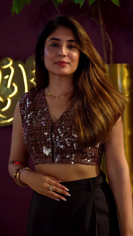 KRITIKA KAMRA GLAMOROUS BABE DESIRED LOOKS HQ 22