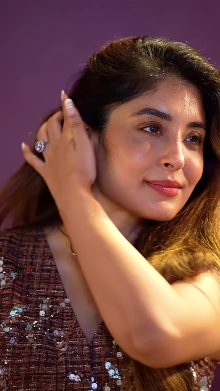 KRITIKA KAMRA GLAMOROUS BABE DESIRED LOOKS HQ 22