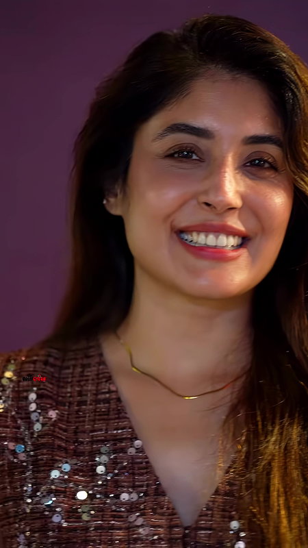 KRITIKA KAMRA GLAMOROUS BABE DESIRED LOOKS HQ 22