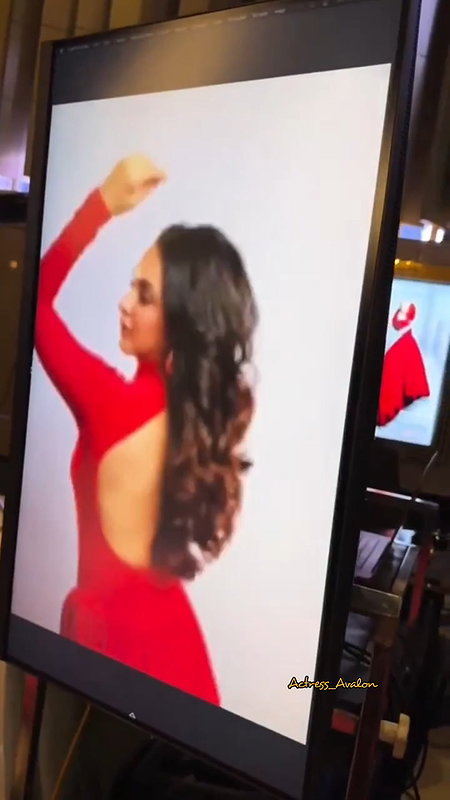 MOMMY KIARA ADVANI FLAUNTS HER SLUTTY LOOKS HQ VIDEOS 22