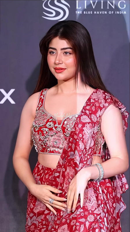 ADITI BHATIA GLAM GORGEOUS DIVA SEXY IN SAREE MILKY TEASE HQ VIDEO 22