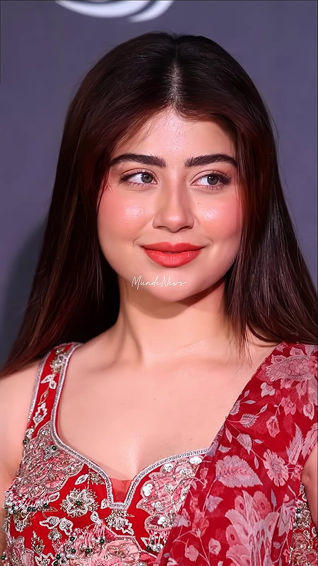 ADITI BHATIA GLAM GORGEOUS DIVA SEXY IN SAREE MILKY TEASE HQ VIDEO 22