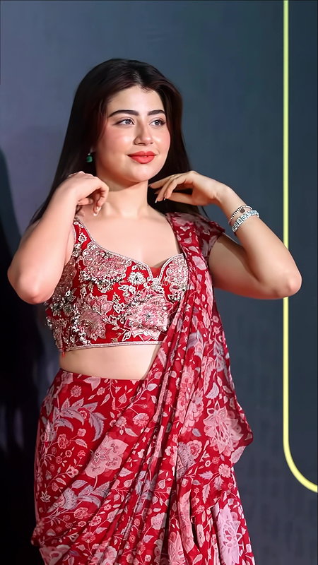 ADITI BHATIA GLAM GORGEOUS DIVA SEXY IN SAREE MILKY TEASE HQ VIDEO 22