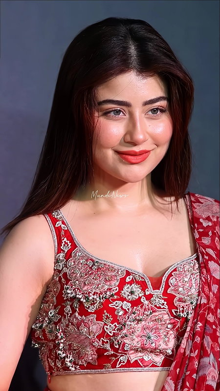 ADITI BHATIA GLAM GORGEOUS DIVA SEXY IN SAREE MILKY TEASE HQ VIDEO 22