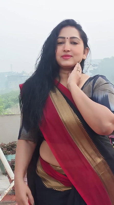 harsha tempting curvers and tummy in black saree 22
