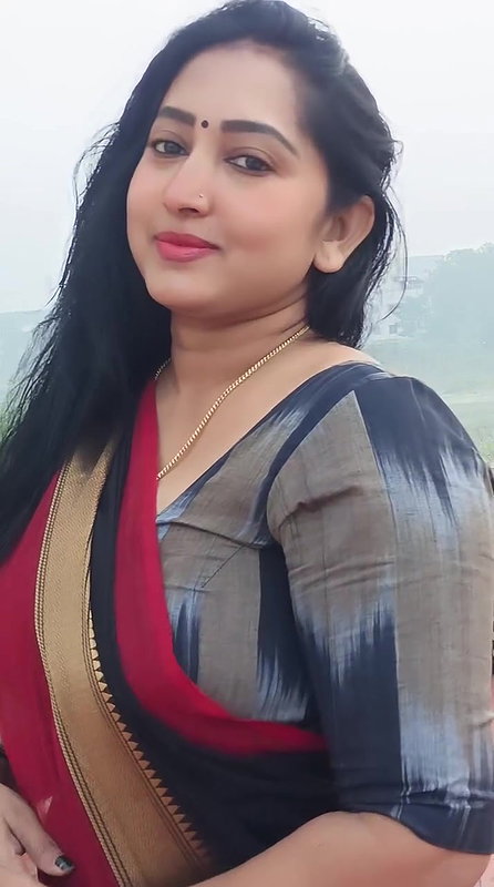 harsha tempting curvers and tummy in black saree 22