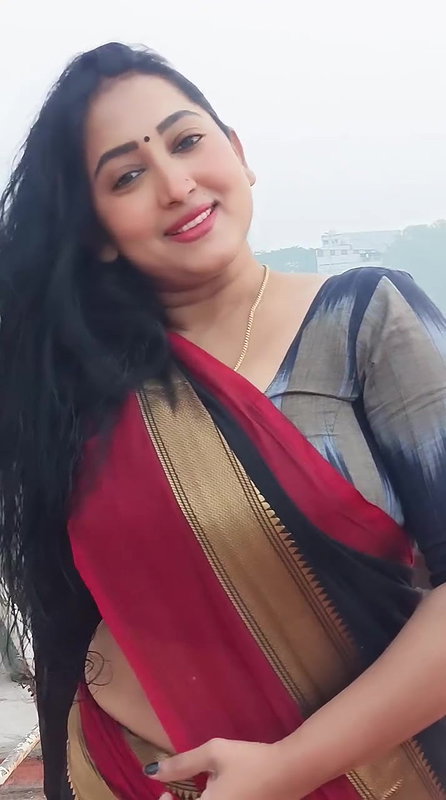 harsha tempting curvers and tummy in black saree 22