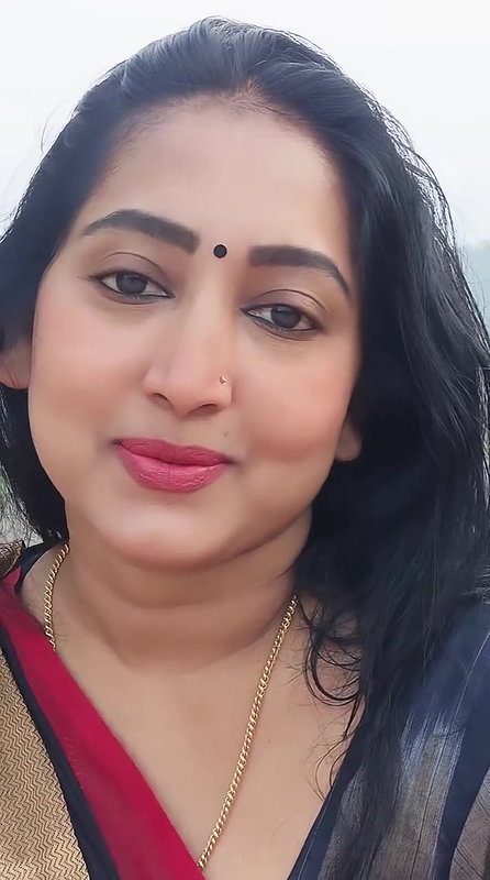 harsha tempting curvers and tummy in black saree 22