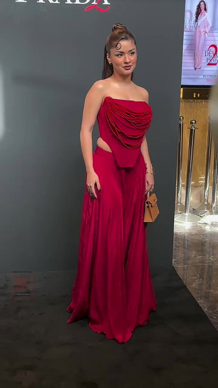 AVNEET KAUR IRRESISTIBLE HOTTIE SEXY IN OFF SHOULDER DRESS 28