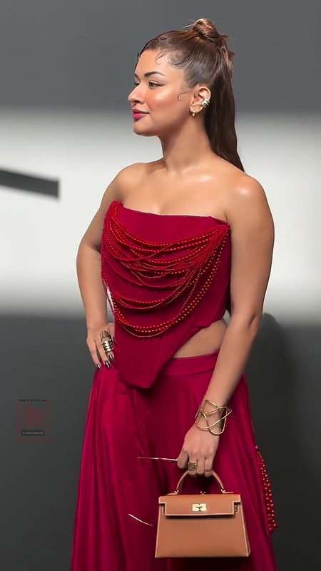AVNEET KAUR IRRESISTIBLE HOTTIE SEXY IN OFF SHOULDER DRESS 28