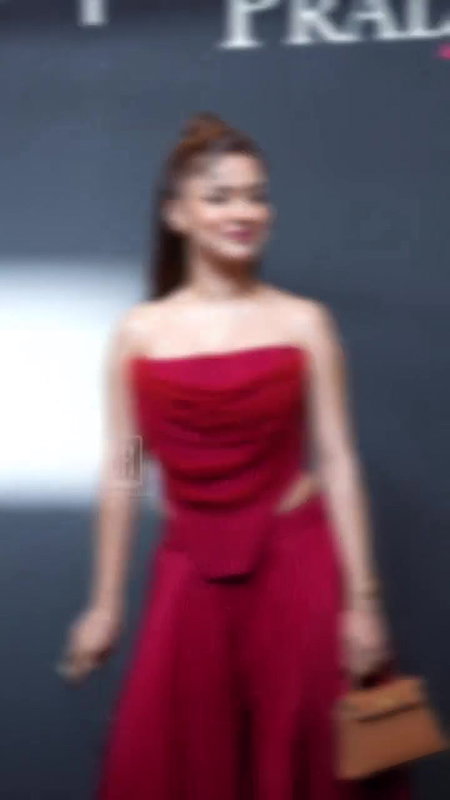 AVNEET KAUR IRRESISTIBLE HOTTIE SEXY IN OFF SHOULDER DRESS 26