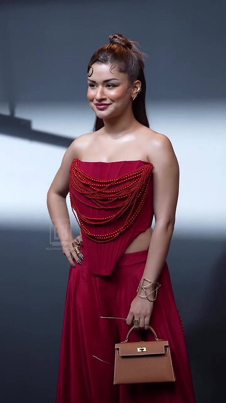 AVNEET KAUR IRRESISTIBLE HOTTIE SEXY IN OFF SHOULDER DRESS 26