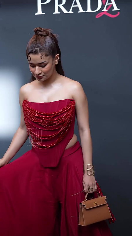 AVNEET KAUR IRRESISTIBLE HOTTIE SEXY IN OFF SHOULDER DRESS 26