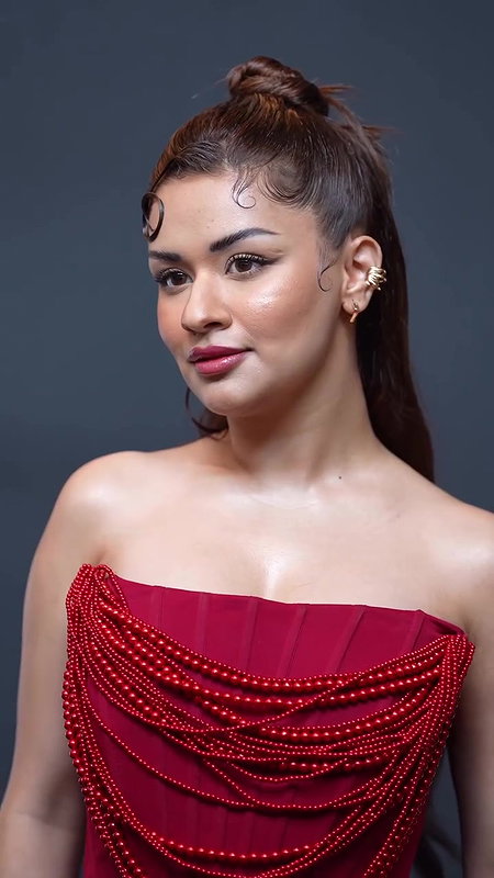 AVNEET KAUR IRRESISTIBLE HOTTIE SEXY IN OFF SHOULDER DRESS 26