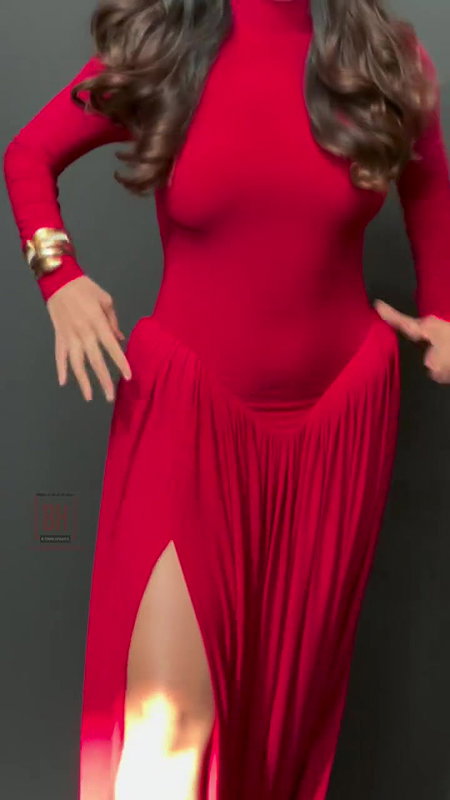 KIARA SIZZLING SEXY CURVY MILF NEVER FAILS TO SEDUCE HQ VIDEO AND MORE 26