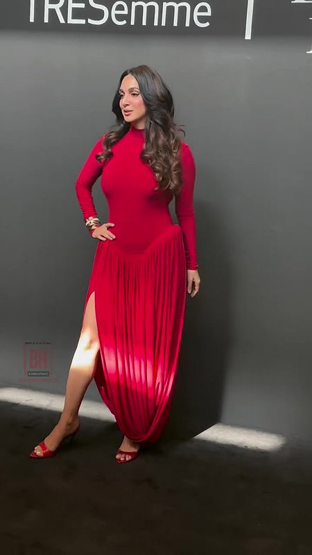 KIARA SIZZLING SEXY CURVY MILF NEVER FAILS TO SEDUCE HQ VIDEO AND MORE 26