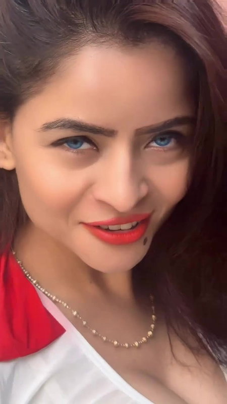 GEHANA BOLD LUSTY DIVA NAUGHTY SLUTTY GF LOOKS TEASE YUMM 22