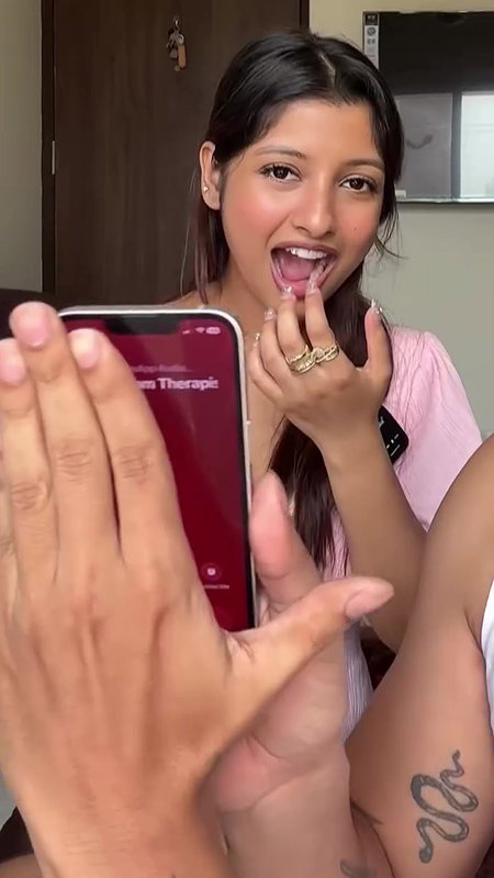RASHI SINGH DELIBERATE EXPOSE HER JUICY CLEAVAGE 22