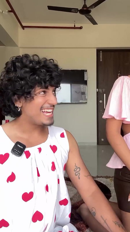 RASHI SINGH DELIBERATE EXPOSE HER JUICY CLEAVAGE 22
