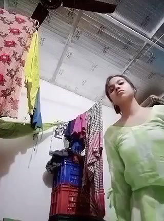 Beautiful Cute Gf Showing & Fingering 22