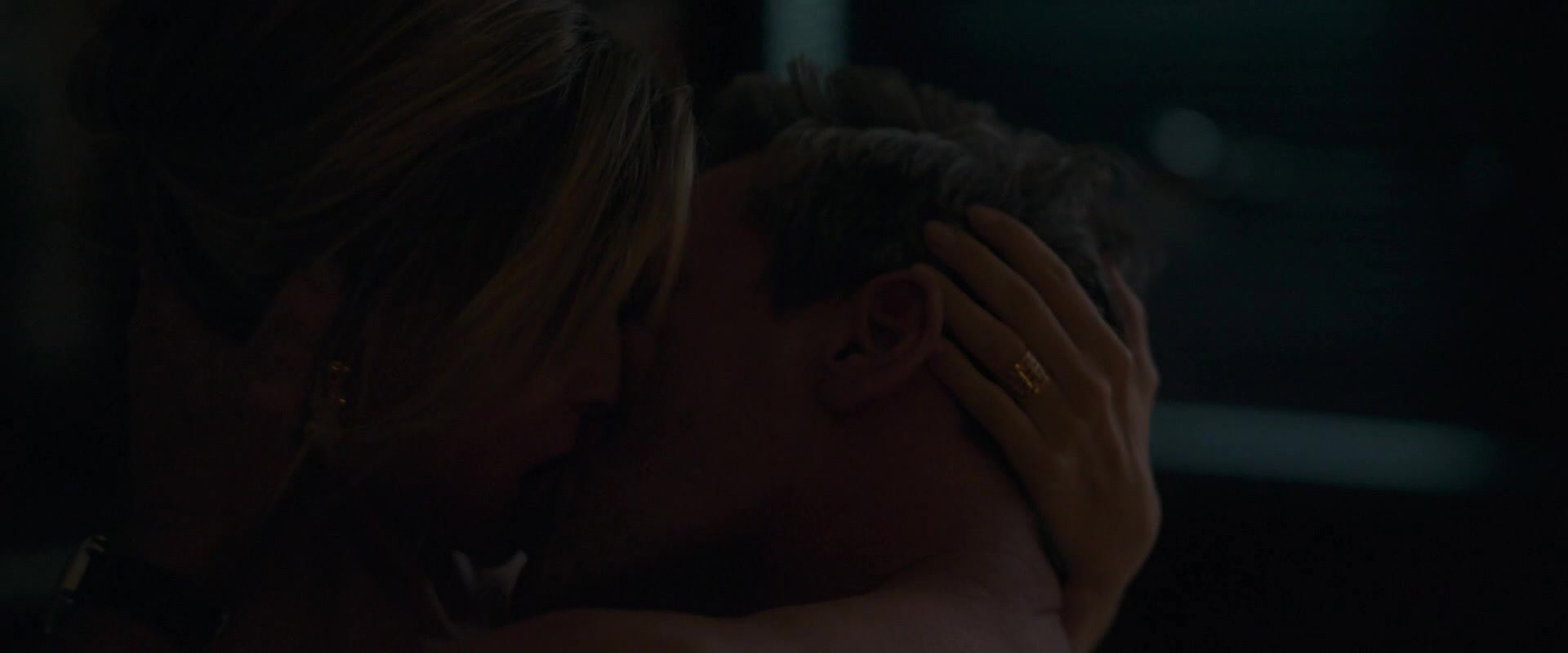 Your Friends and Neighbors S2E5 nude scenes Bojana Novakovic, Amanda Peet 22