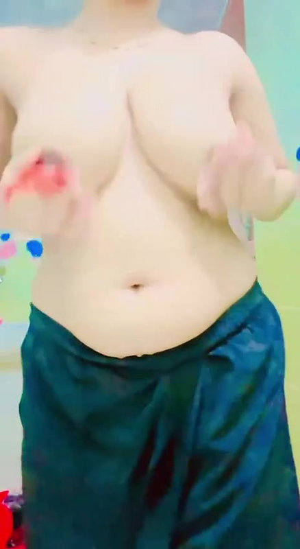 CUTE DESI BENGALI MAAL STRIPPING SHOWING NUDE BATHING & HARD FUCKED BY LOVER ~7 CLIPS 28