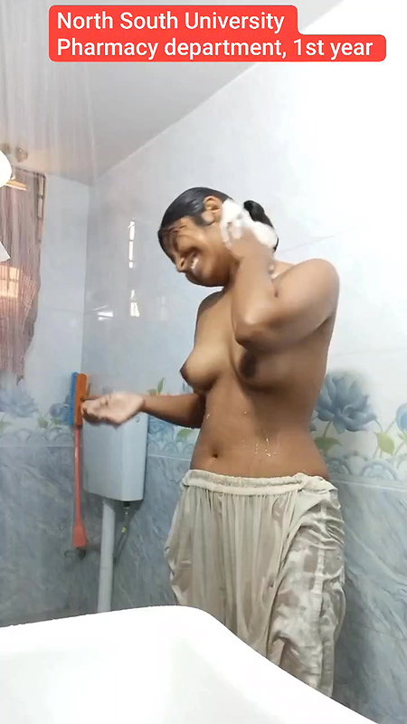 DESI BEAUTIFUL BHABHI DRESS CHANGE AFTER BATHING BIG BOOBS & THICK ASS lPCAM CAPTURED 26