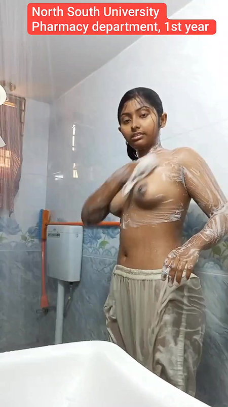 DESI BEAUTIFUL BHABHI DRESS CHANGE AFTER BATHING BIG BOOBS & THICK ASS lPCAM CAPTURED 26