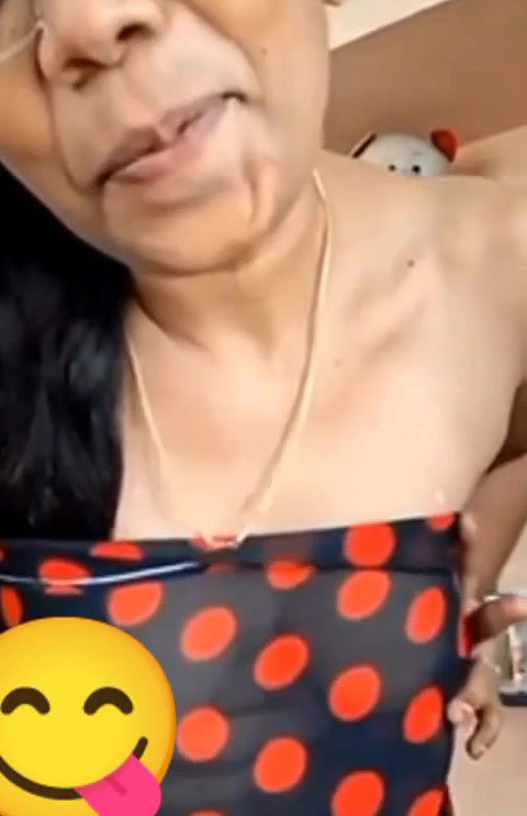 TAMIL HORNY GIRL UNDRESS SAREE SQUEEZING BOOBS FINGERING HER PUSSY 22