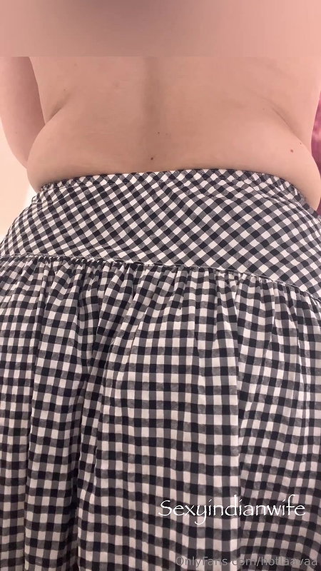 Sexyindianwife dress changing in trial room 22