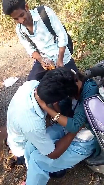 Swathi Teacher Fucking With Students In Forest For Money 22