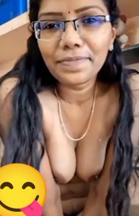 TAMIL HORNY GIRL UNDRESS SAREE SQUEEZING BOOBS FINGERING HER PUSSY 23
