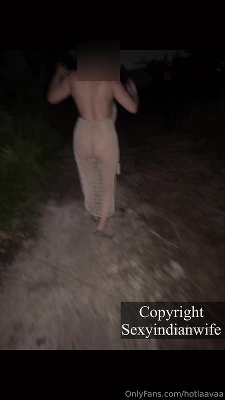 Sexyindianwife nude walking outside road and pussy fingering dare video 22