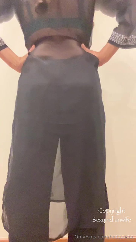 Sexyindianwife roleplay Ass showing and boobs pressing 22