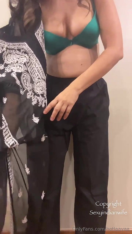 Sexyindianwife roleplay Ass showing and boobs pressing 22