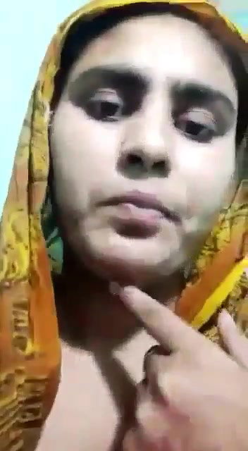 Beautiful Girl Showing For Lover