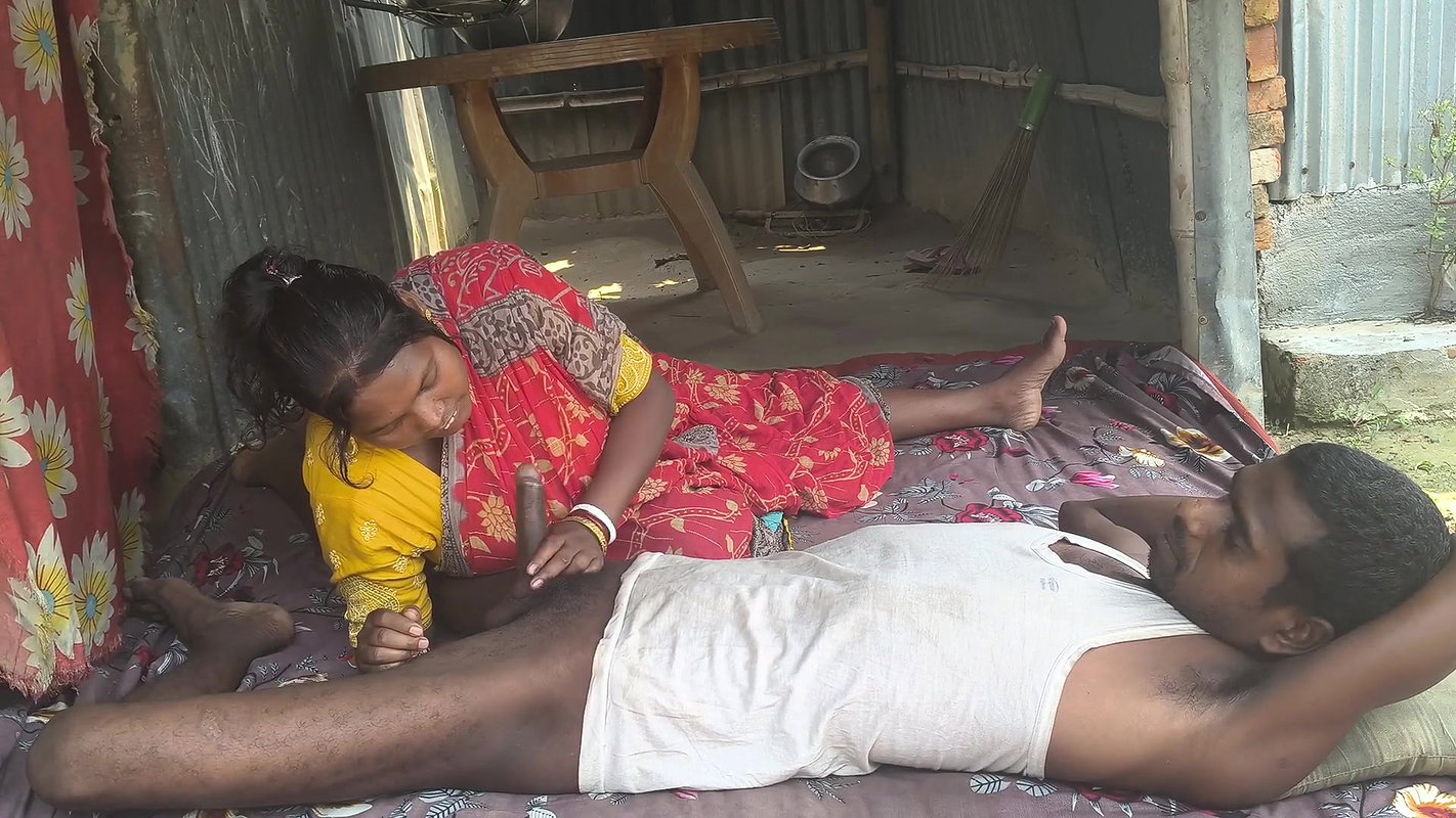 Desi pados ki housewife Ne Aakar chudai karne Diya fouking sex