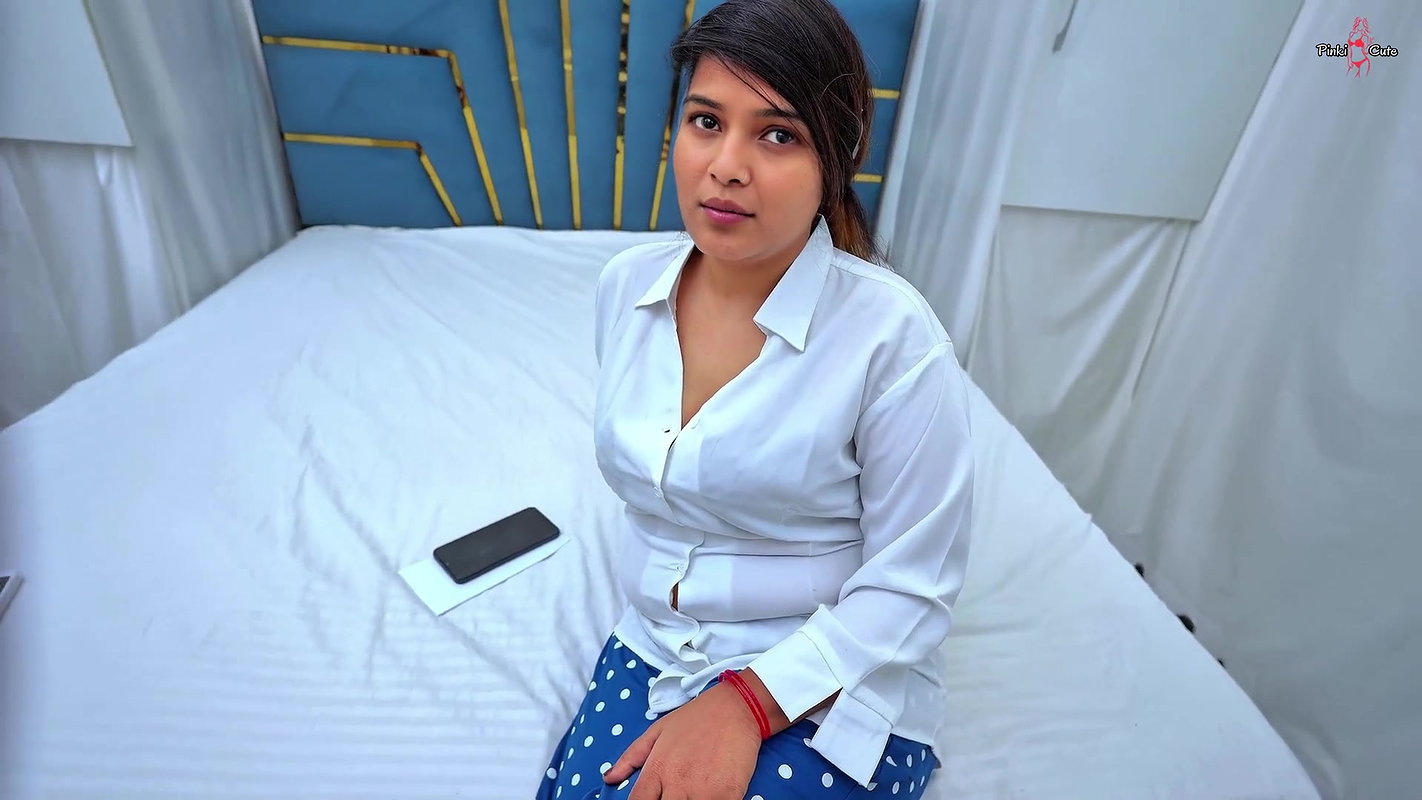 18+ Indian big boobs girl gaves Interview for sex videos, In the Interview she fucked hard by her boss with HINDI Audio