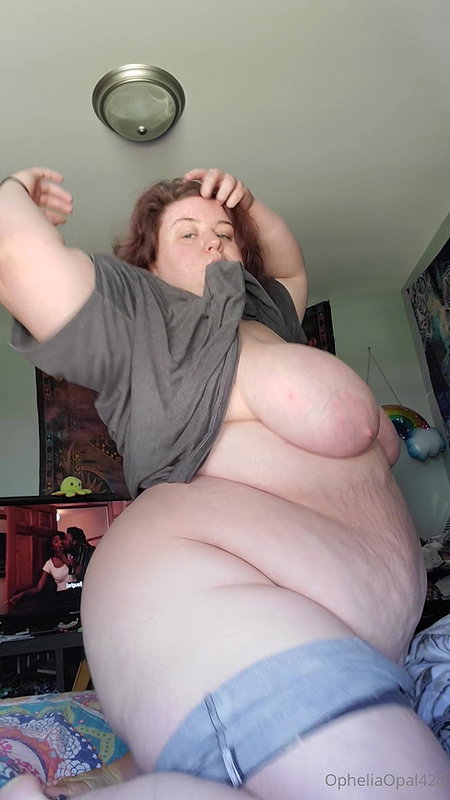 BBW Bella Bendz plays with her fat pussy before fucking_d002e70a