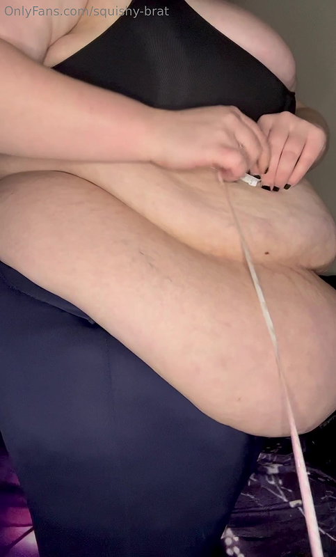 BBW Malacyn plays with her pussy_5309f672