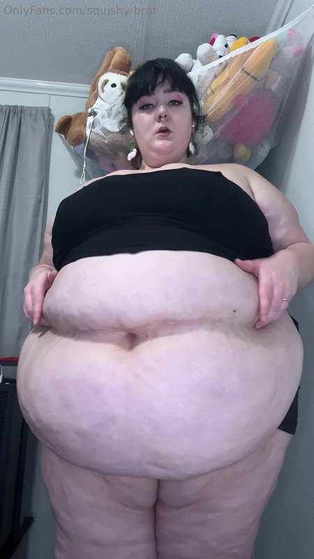 A safada BBW Joaninha em sua primeira vez no porno tirou a mascara e fez anal ate ganhar leite dos machos_26452730