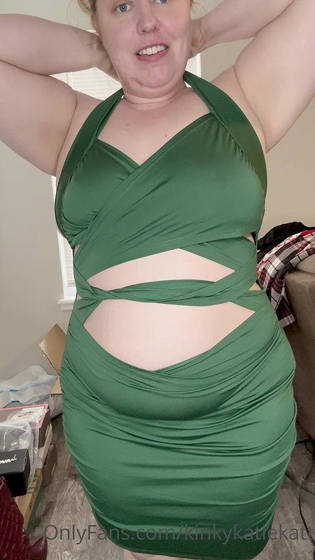 Mature BBW playing with her toy_f134a450