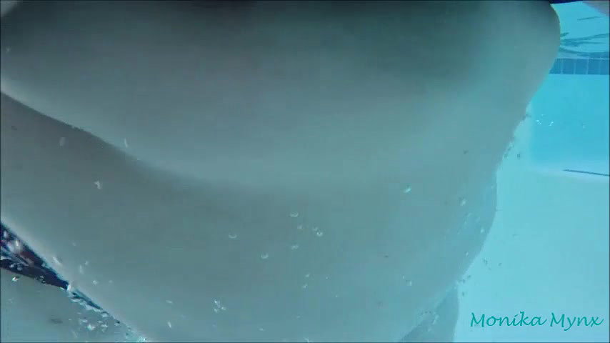 SSBBW Swimming