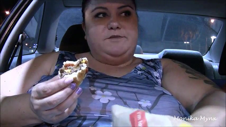 SSBBW Eating in Car POV