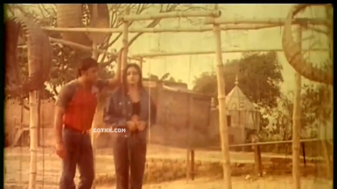 sohel and sucona  bangla movie hot bed scene