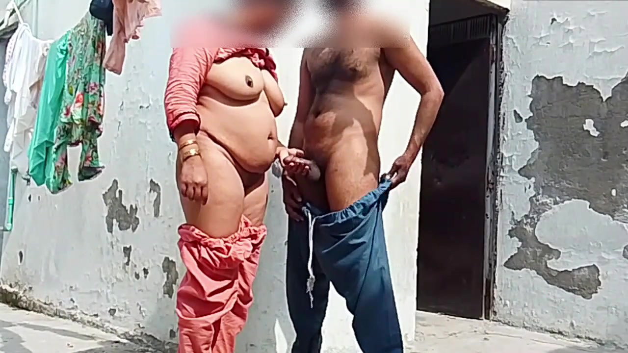 Busty Desi Indian Bhabhi Sucking Cock and Get Fucked