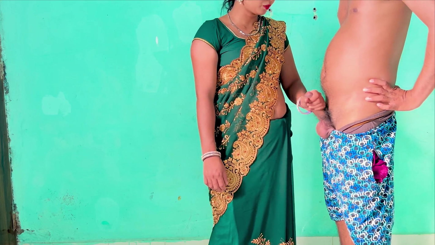 Chachi Was Getting Ready for the Market and I Convinced Her for Sex Then Young Bhatije Had Painful Sex with Chachi Hindi Audio