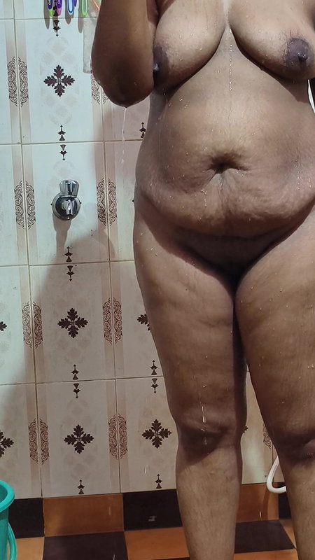 Indian Mallu Girl Bathing and She Need More Tight Fucking