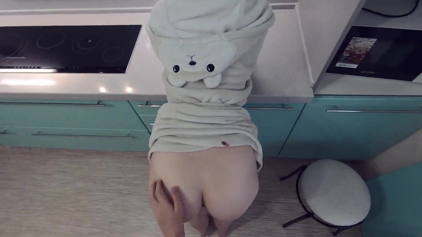 YOUNG COUPLE FUCK WHILE BOYFRIENDS PARENTS ARE HOME